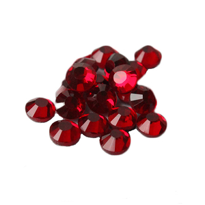 Стразы Dk.Siam ss6(1.9-2.0 мм),100 шт