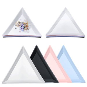 Поддон для страз и декора в форме треугольника