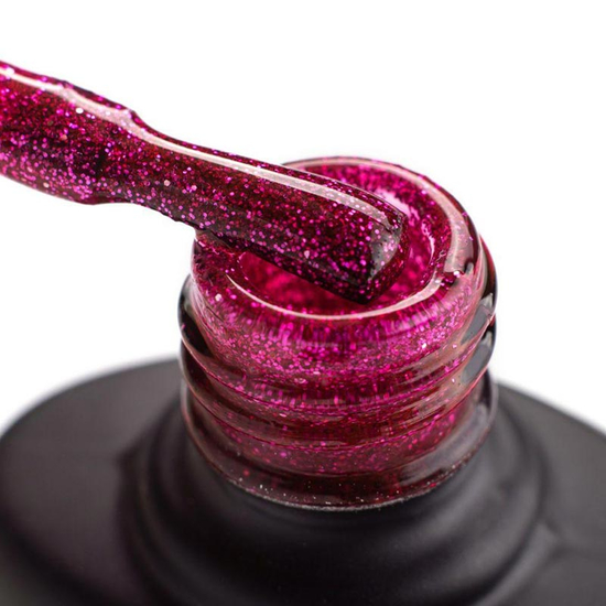 Гель-лак Komilfo DeLuxe Series G026 (малиновый с серебристыми блестками), 8 мл2