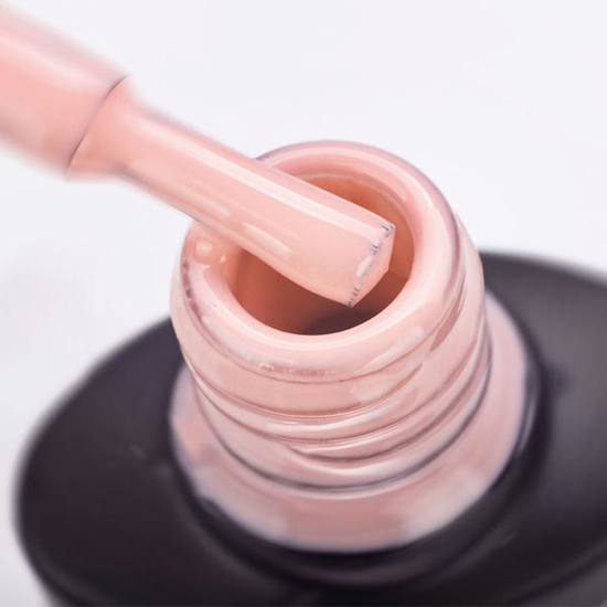 Гель-лак Komilfo Deluxe Series №D026 (світлий, кремово-бежево-рожевий, емаль), 8 мл2