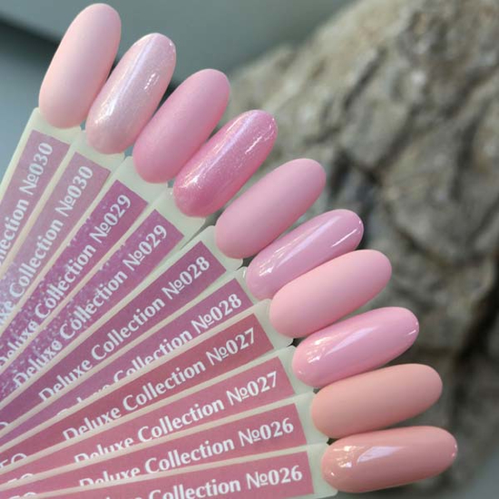 Гель-лак Komilfo Deluxe Series №D026 (світлий, кремово-бежево-рожевий, емаль), 8 мл3